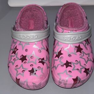 CROCS Kids' Pink and Gray Star Slippers